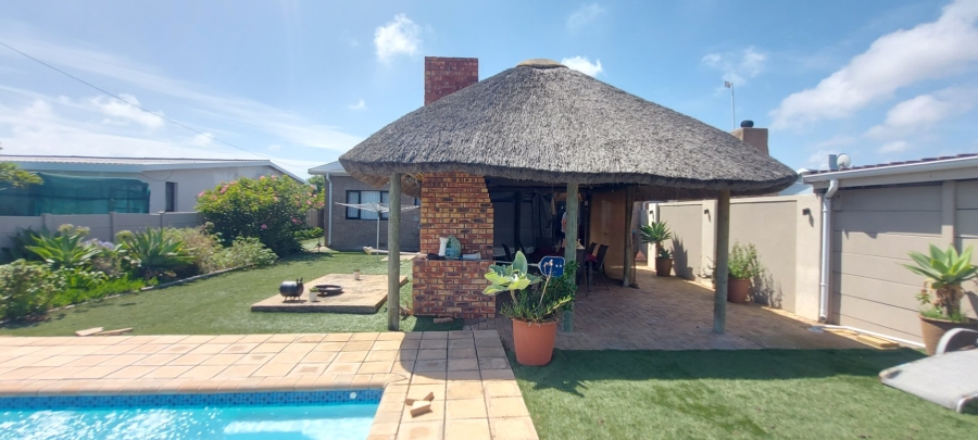 5 Bedroom Property for Sale in Gouritsmond Western Cape